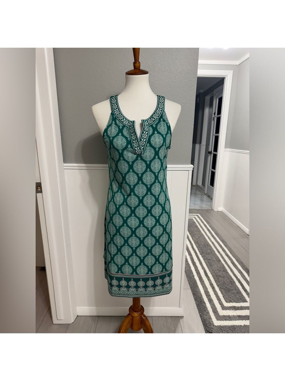 Magnolia Grace Embroidered Trim Knit Shift Dress Size M